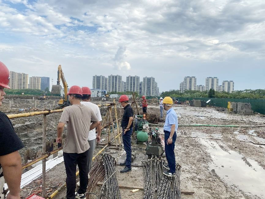 深入一線送清涼 企業(yè)關(guān)懷暖人心 ——華東分院開展“送清涼”慰問及安全檢查活動